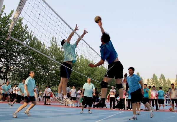 许昌学院第三届教职工“和谐杯”排球赛精彩落幕