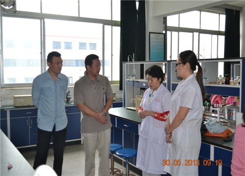 学校开展实验室安全检查