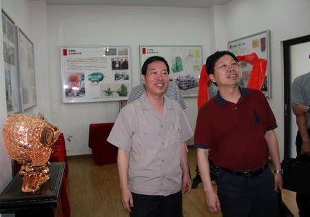 冯尚申副校长考察椒江真空设备产业