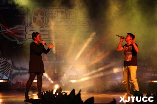 聆听音乐盛宴,唱响青春梦想——西安交通大学城市学院第八届“星光大道”校园歌手大赛华丽落幕