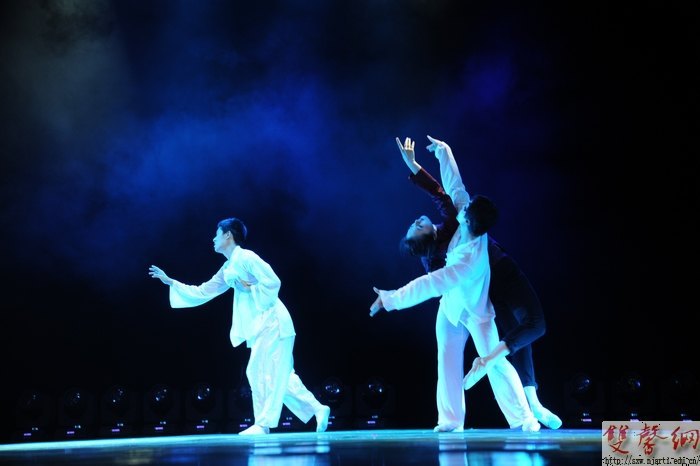 舞蹈学院09级编导班毕业汇报演出成功上演