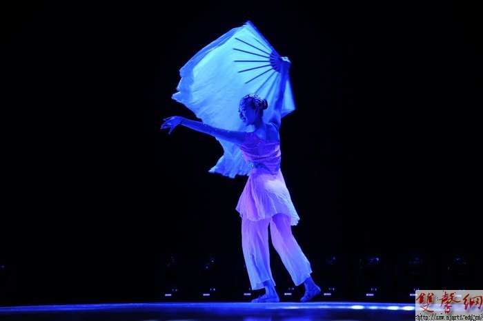 舞蹈学院09级编导班毕业汇报演出成功上演