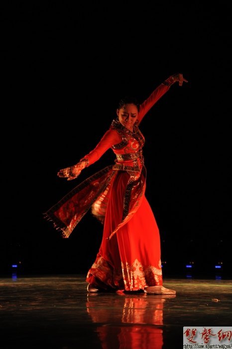 舞蹈学院09级编导班毕业汇报演出成功上演