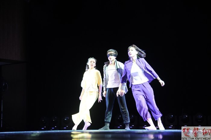 舞蹈学院09级编导班毕业汇报演出成功上演