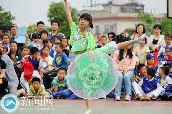 雏鹰飞翔 快乐成长:附校庆六一文艺汇演圆满举行