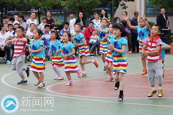 雏鹰飞翔 快乐成长:附校庆六一文艺汇演圆满举行