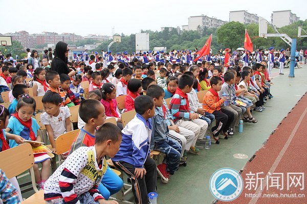 雏鹰飞翔 快乐成长:附校庆六一文艺汇演圆满举行