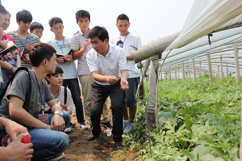 校团委和许昌团市委联合举办创业就业经验交流会