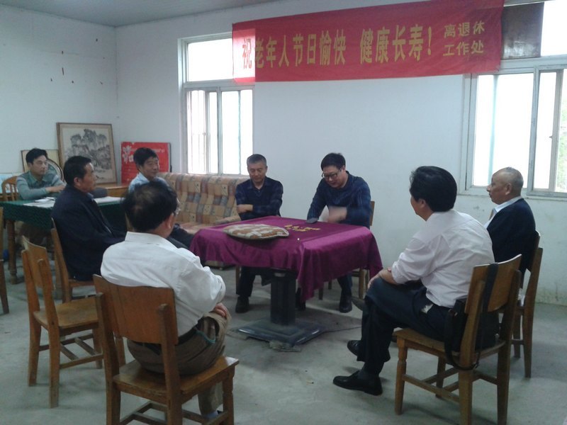 校领导到两校区调研老干部工作要求:努力创造条件支持老同志开展活动