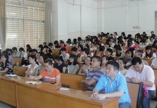 外国语学院“聚焦十八大,责任更重大”讲座