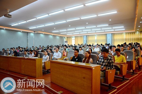 “青年马克思主义者培养工程”2012—2013学年度大学生骨干培训班结业典礼举行