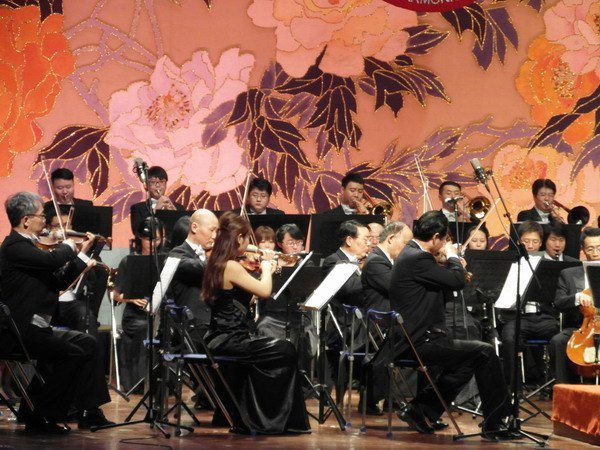 中外经典电影交响音乐会走进校园