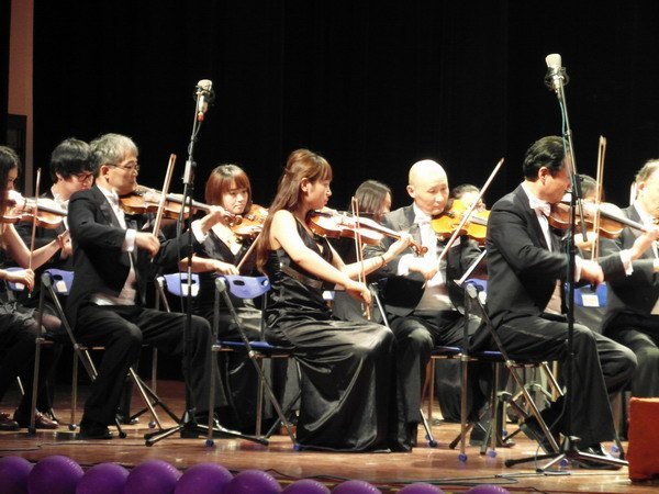 中外经典电影交响音乐会走进校园