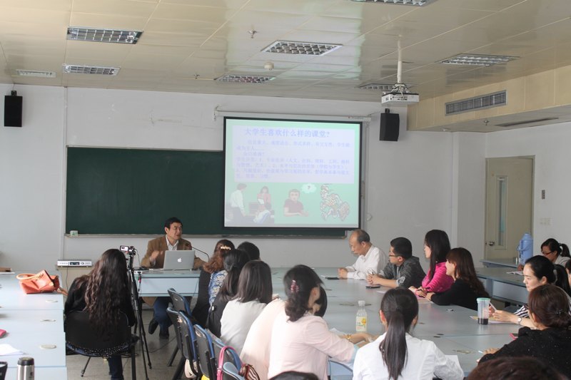 金陵学院启动“青年教师教学能力培训系列讲座”