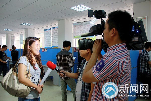 湖南科技大学应届毕业生在省帮扶就业困难毕业生专场招聘会上受“宠”