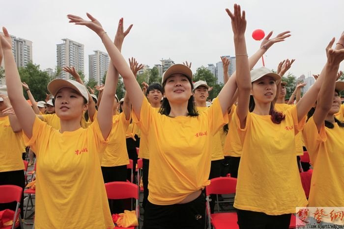 南京艺术学院文艺志愿者参加“幸福鼓楼”社区文化艺术节开幕式