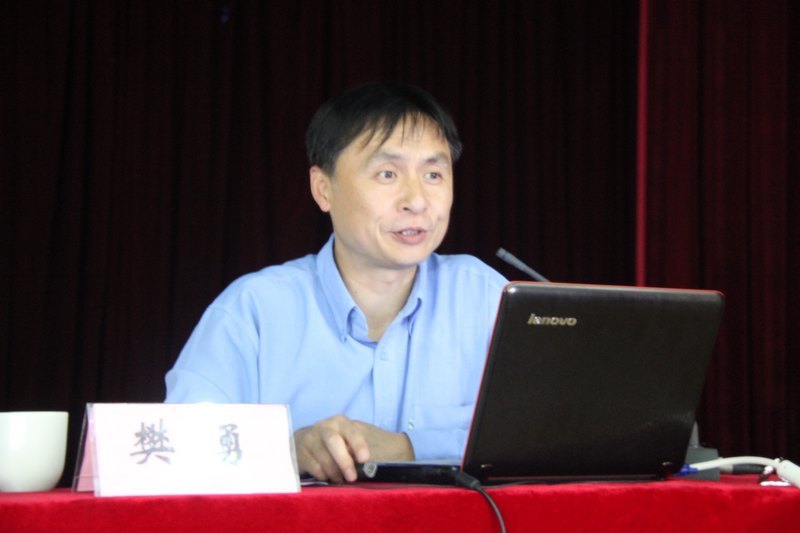 省委高校工委国家战略项目宣讲报告会在云南师范大学商学院举行