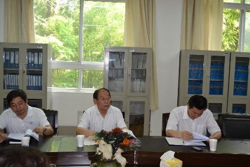 校领导到外国语学院调研毕业生就业与离校工作