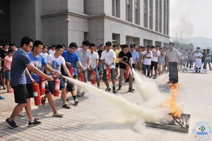 济南大学举行防灾逃生及灭火疏散演练