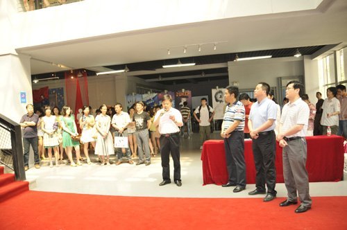 雕刻艺术设计之梦,建设美好绿色未来——艺术设计学院2013届本科毕业设计展开幕