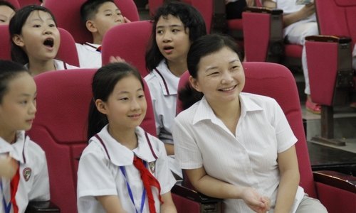 高雅艺术下基层 交响乐团走进部队和小学