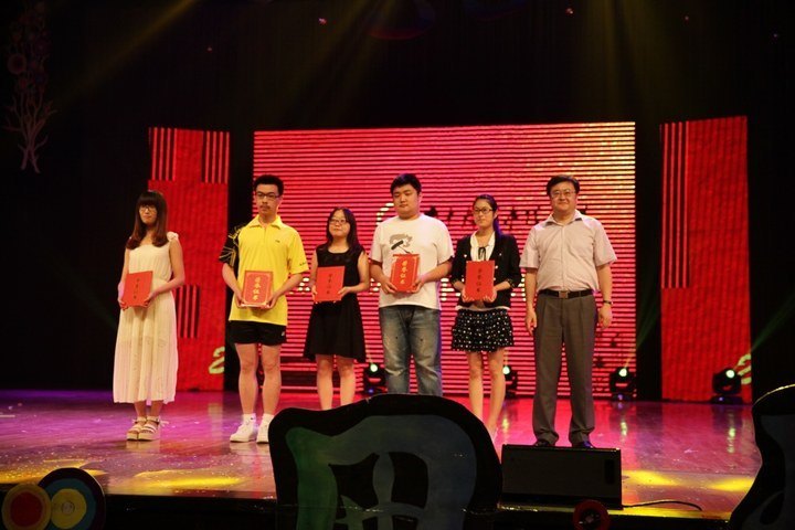 ����ѧԺ���С���ʰ�쵣��ž����롱�����������Ļ��ڱ�Ļ����