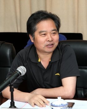 延陵学院“冷雨轩”诗社举行作品汇报会