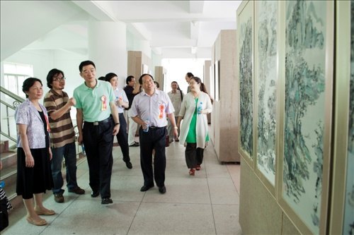 �����øı䷢��   ����ϵ���б�ҵ��Ʒչ