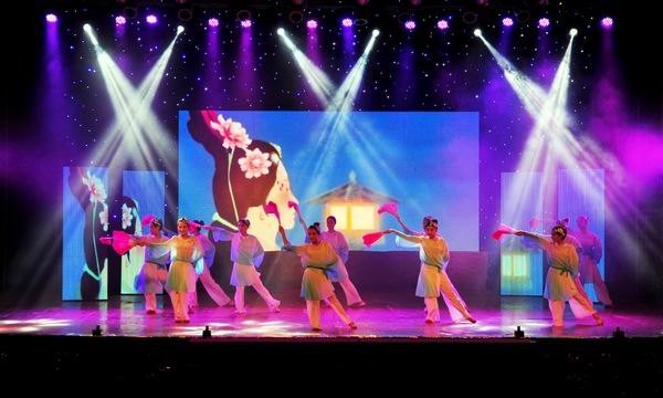 ����ѧԺ¡�ؾ���2013��У԰�Ļ������ڱ�Ļʽ�߰佱����