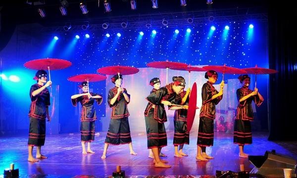 ����ѧԺ¡�ؾ���2013��У԰�Ļ������ڱ�Ļʽ�߰佱����