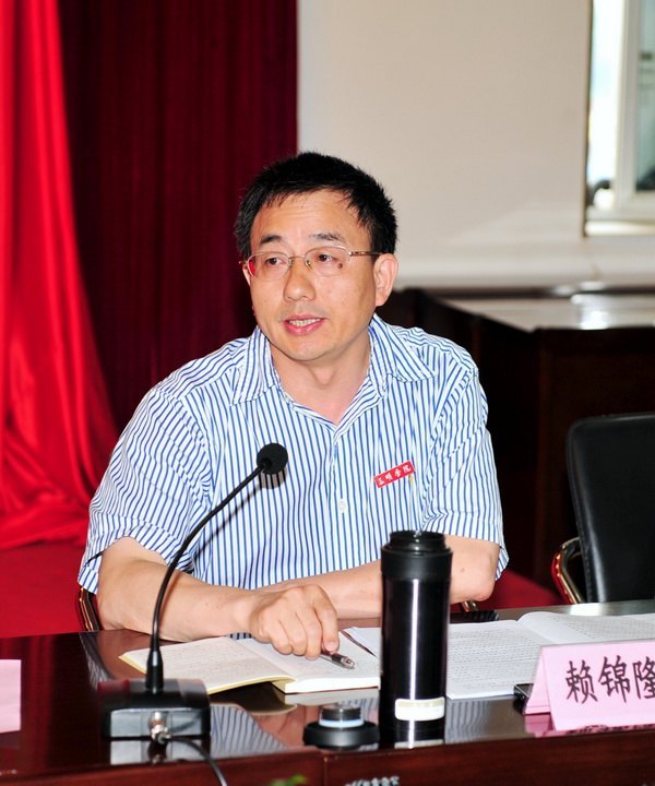 三明学院召开青年教师座谈会