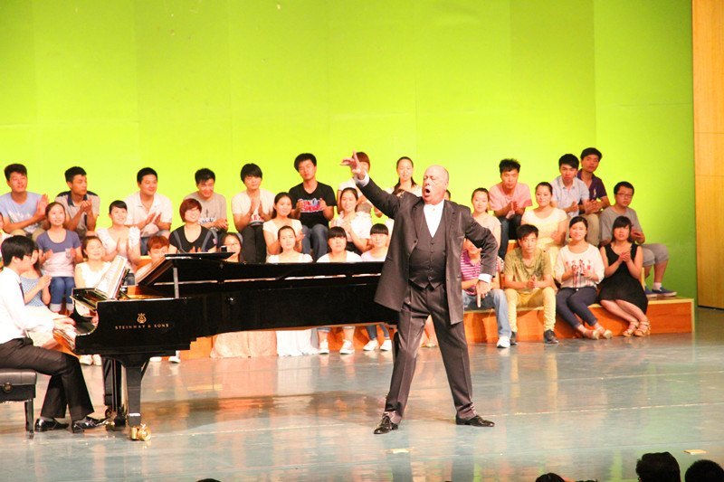 �����ɴ���������ѧ������˹��Douglas Nagel���ڸ����ݳ���������ѧԺ�ٰ�