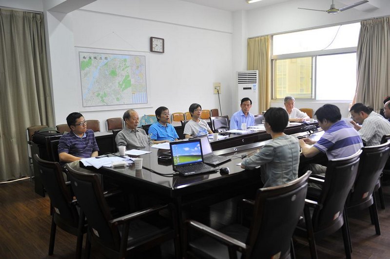 金陵学院召开校级品牌专业遴选论证会