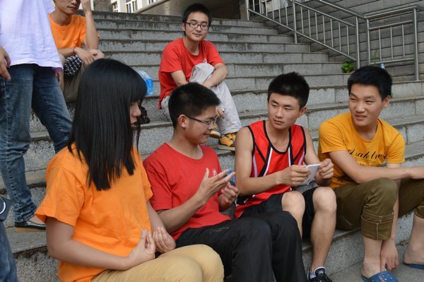 武汉工程大学开展“百万学子寻访中国梦”之关爱折翼天使系列活动