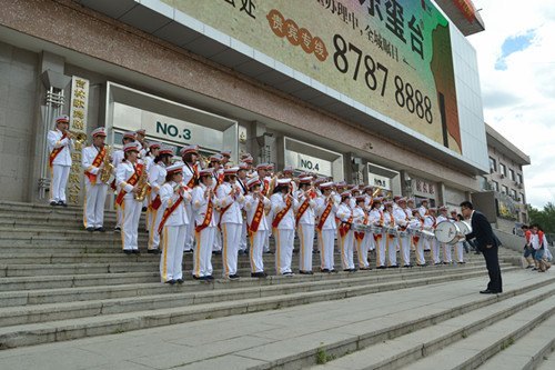 ��������ѧԺ�ڳ�����2012��ȡ���У�������������л�á��������������Ƚ���λ��������