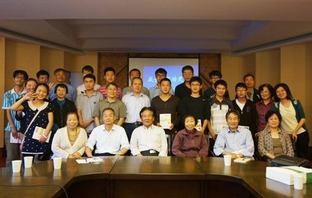 校关工委召开“成长比成功更重要”主题交流会