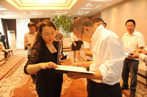 长春建筑学院客座教授罗川先生、徐建先生来校讲座交流