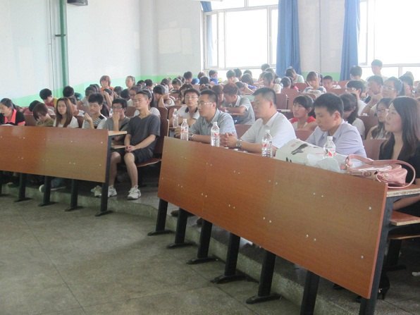 四学院联合举行当代大学生职业生涯规划报告四学院联合举行当代大学生职业生涯规划报告