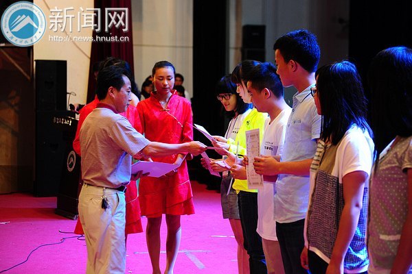 校园记者节 大通十年梦