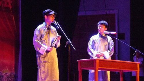 广东石油化工学院举行首届毕业生晚会