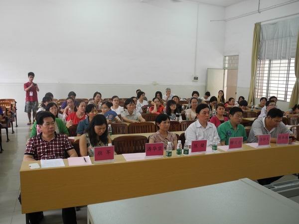 外国语学院第一届教职工大会暨工会会员大会第三次会议召开