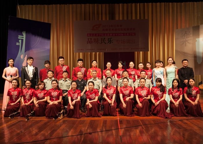 ϾѧԺУ԰ר߽žʹϵѧԺ