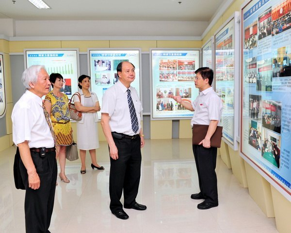 马书记会见台中市海峡两岸交流协会陈天汶等贵宾