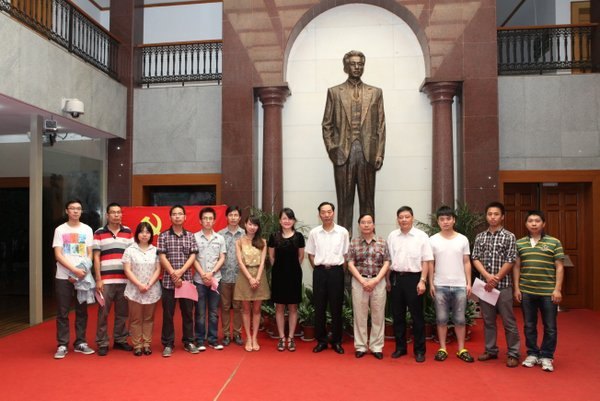 常州工学院产业党总支举行新党员入党宣誓仪式