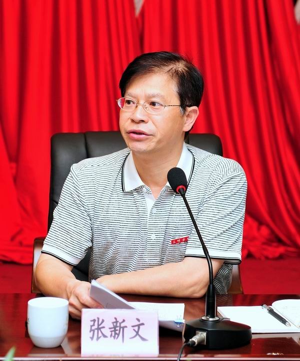 校领导为三明学院赴台考察团送行