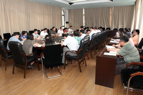 党委会表决通过《关于召开中国共产党常州工学院第二次代表大会的决议》