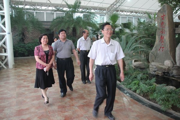 省文明办主任郭守占一行莅临郑州职业技术学院调研