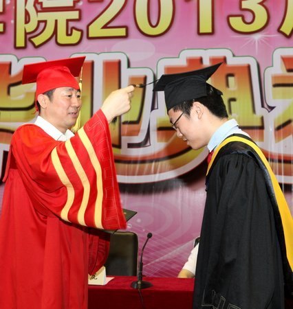 今天,3684名毕业生挥别常工 常州工学院2013届毕业生典礼隆重举行