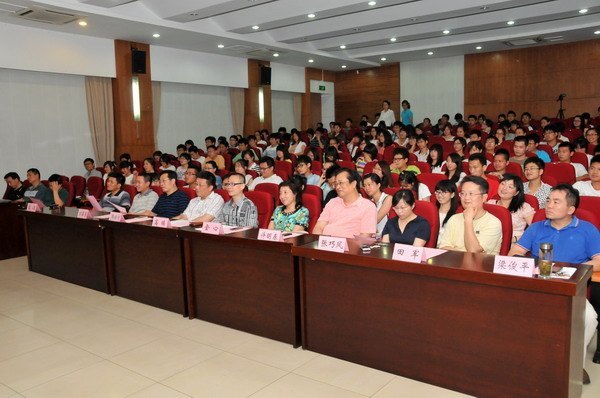 延陵学院邀请优秀毕业生访谈并聘任首届校友联络员