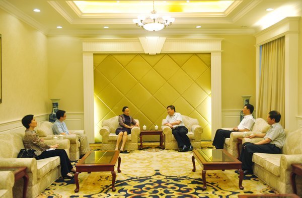 九三学社中央副主席、上海市副市长、社市委主委赵雯来校调研九三学社组织建设